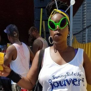 Meet your Posher, Lora